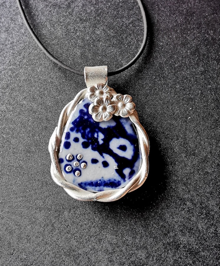 Shards pendant Shards pendant